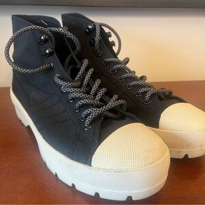 Women’s size 9 Gola Coaster Peak High Top sneaker